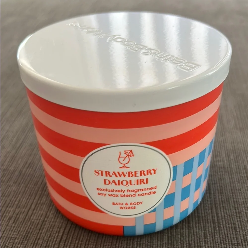 Bath & Body Works Strawberr Daiquiri 3-Wick Soy Wax Blend Scented Candle NEW